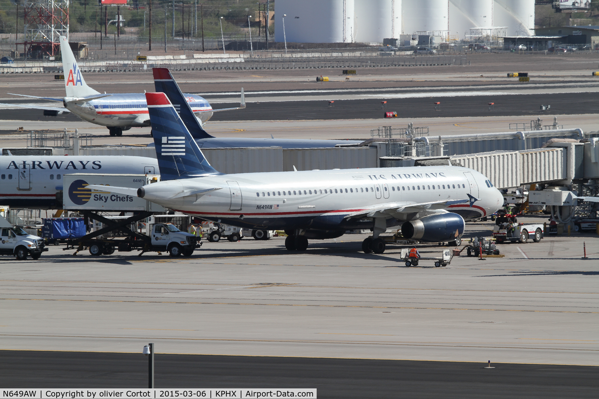 N649AW, 1998 Airbus A320-232 C/N 803, Phoenix airport
