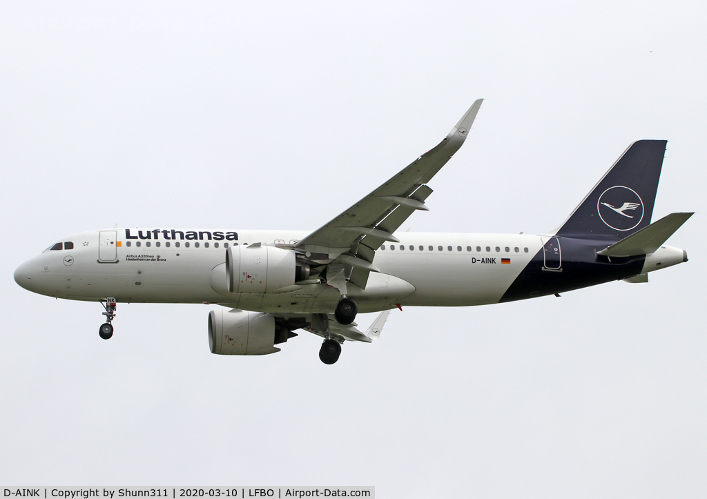 D-AINK, 2018 Airbus A320-271NEO C/N 8249, Landing rwy 32L