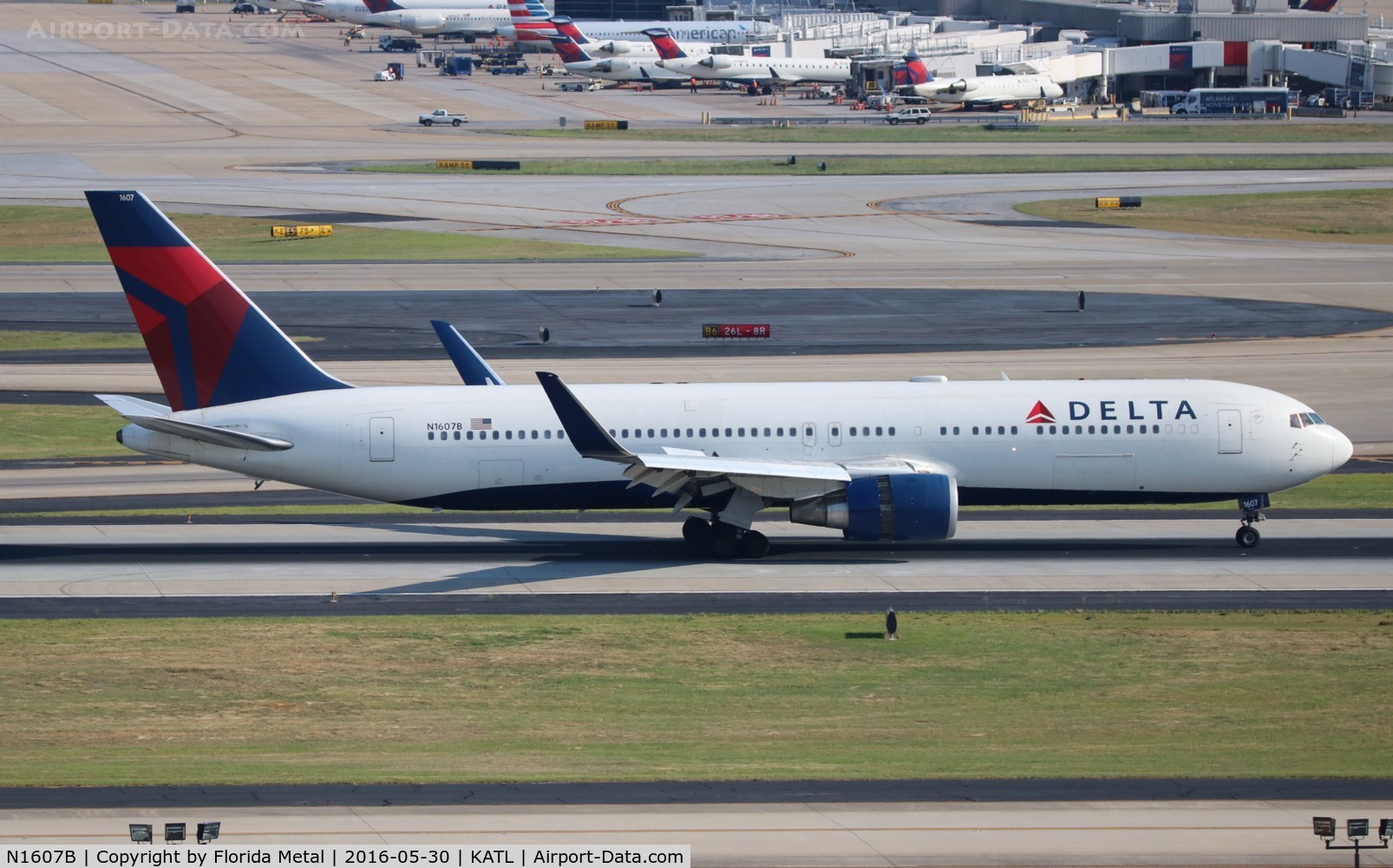 N1607B, 2000 Boeing 767-332 C/N 30388, Delta