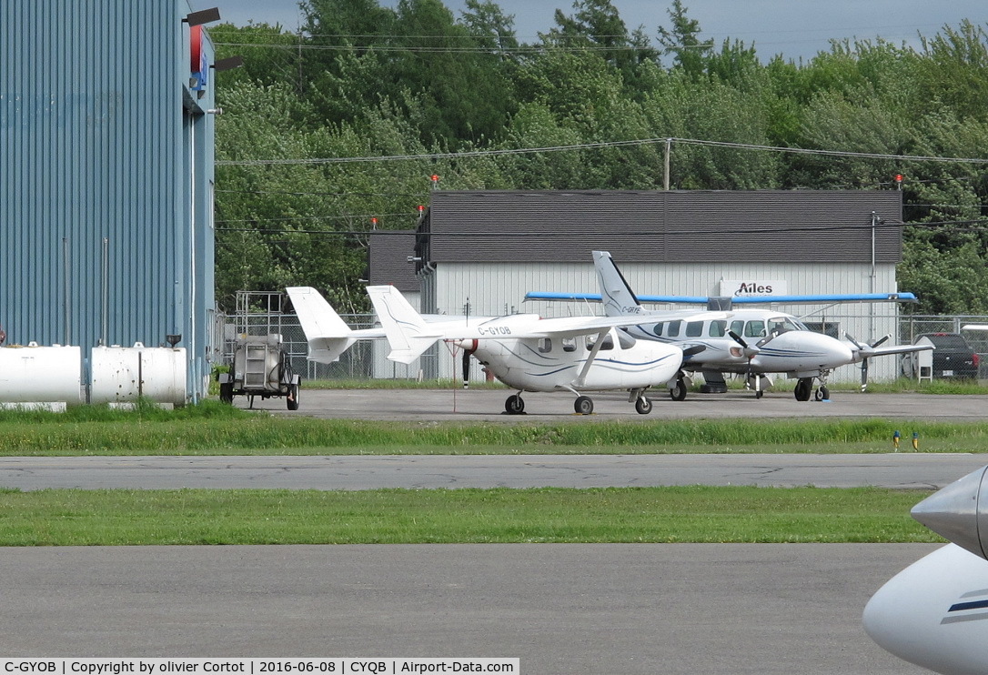 C-GYOB, 1977 Cessna 337G Super Skymaster C/N 33701780, Quebec airport, june 2016