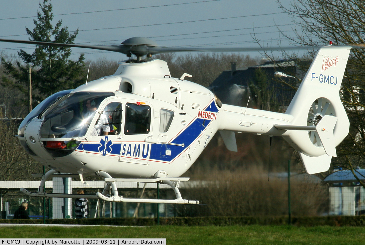 F-GMCJ, Eurocopter EC-135T-1 C/N 0020, Trousseau hospital.