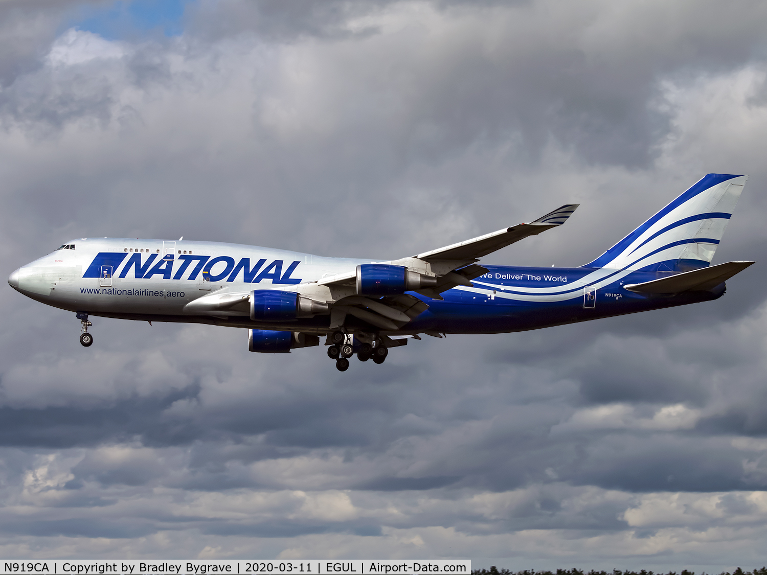 N919CA, 1991 Boeing 747-428M(BCF) C/N 25302, Landing