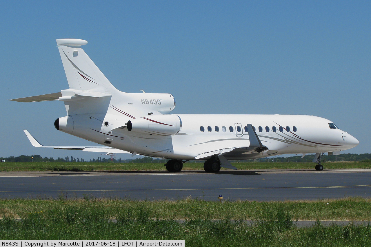 N843S, 2013 Dassault Falcon 7X C/N 197, Taxiing for runway 02.