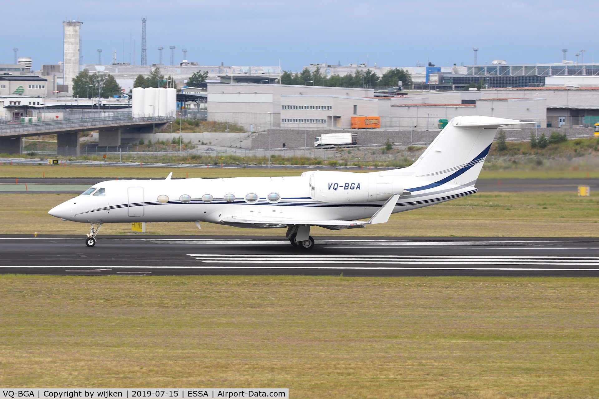 VQ-BGA, 2007 Gulfstream Aerospace GIV-X C/N 4092, RWY 19L
