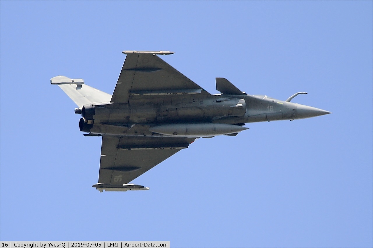 16, Dassault Rafale M C/N 16, Dassault Rafale M, Take off rwy 08 Landivisiau naval air base (LFRJ)