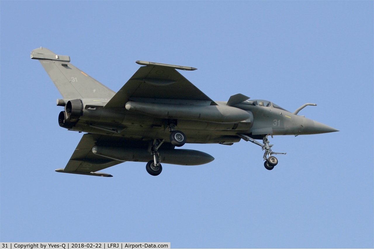 31, Dassault Rafale M C/N 31, Dassault Rafale M,  Short approach rwy 08, Landivisiau naval air base (LFRJ)