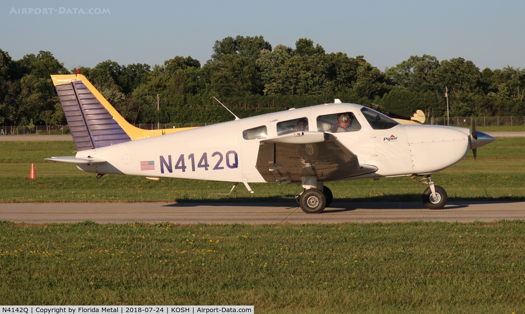 N4142Q, 1999 Piper PA-28-181 C/N 2843207, PA-28-181