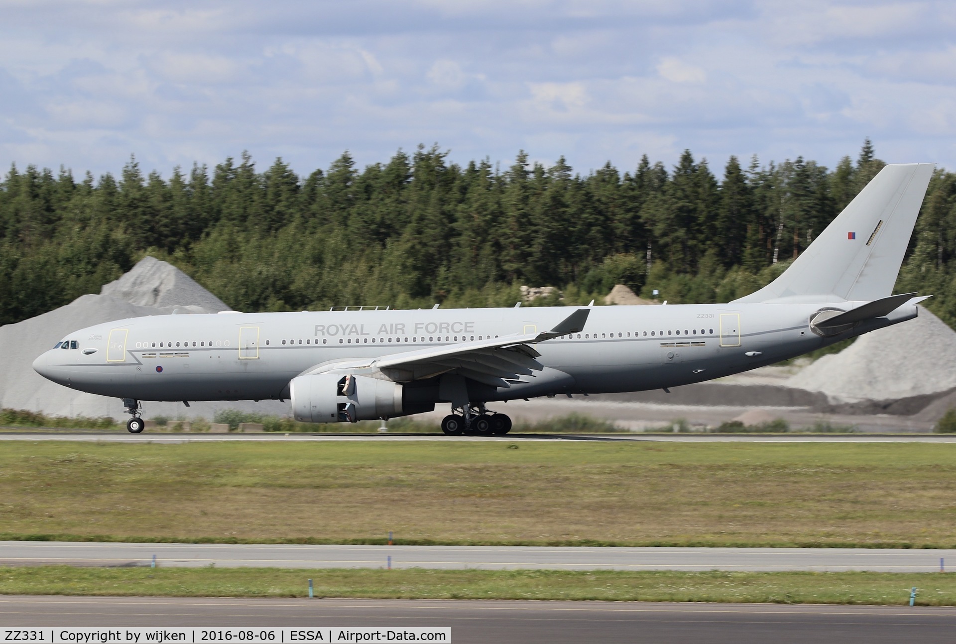 ZZ331, 2011 Airbus KC2 Voyager (A330-243MRTT) C/N 1248, RWY 26