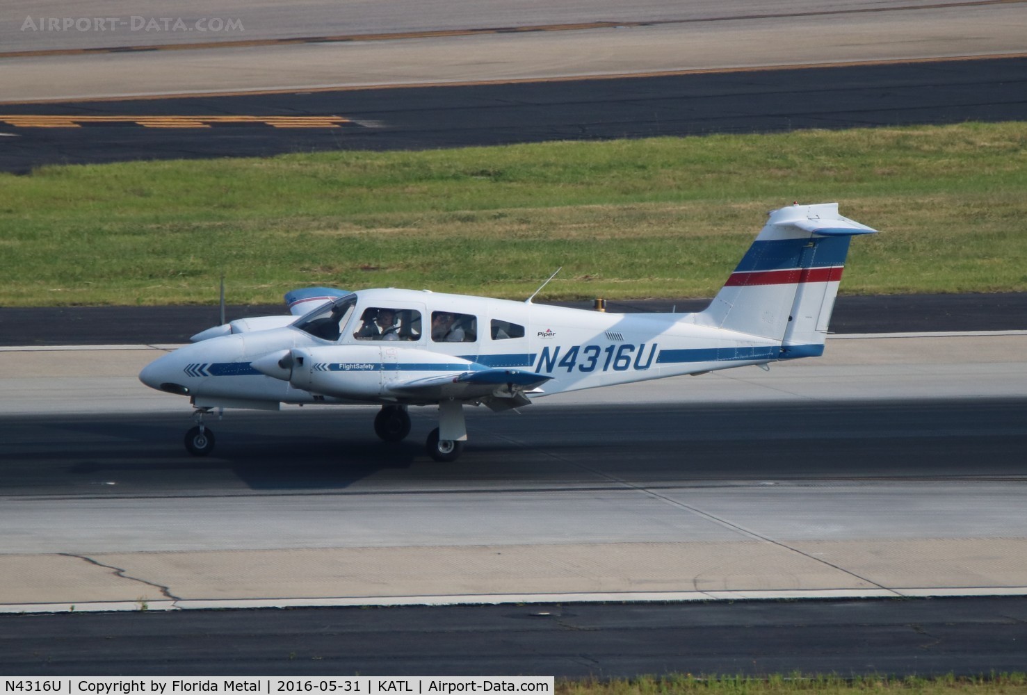 N4316U, 2002 Piper PA-44-180 Seminole C/N 4496119, PA-44