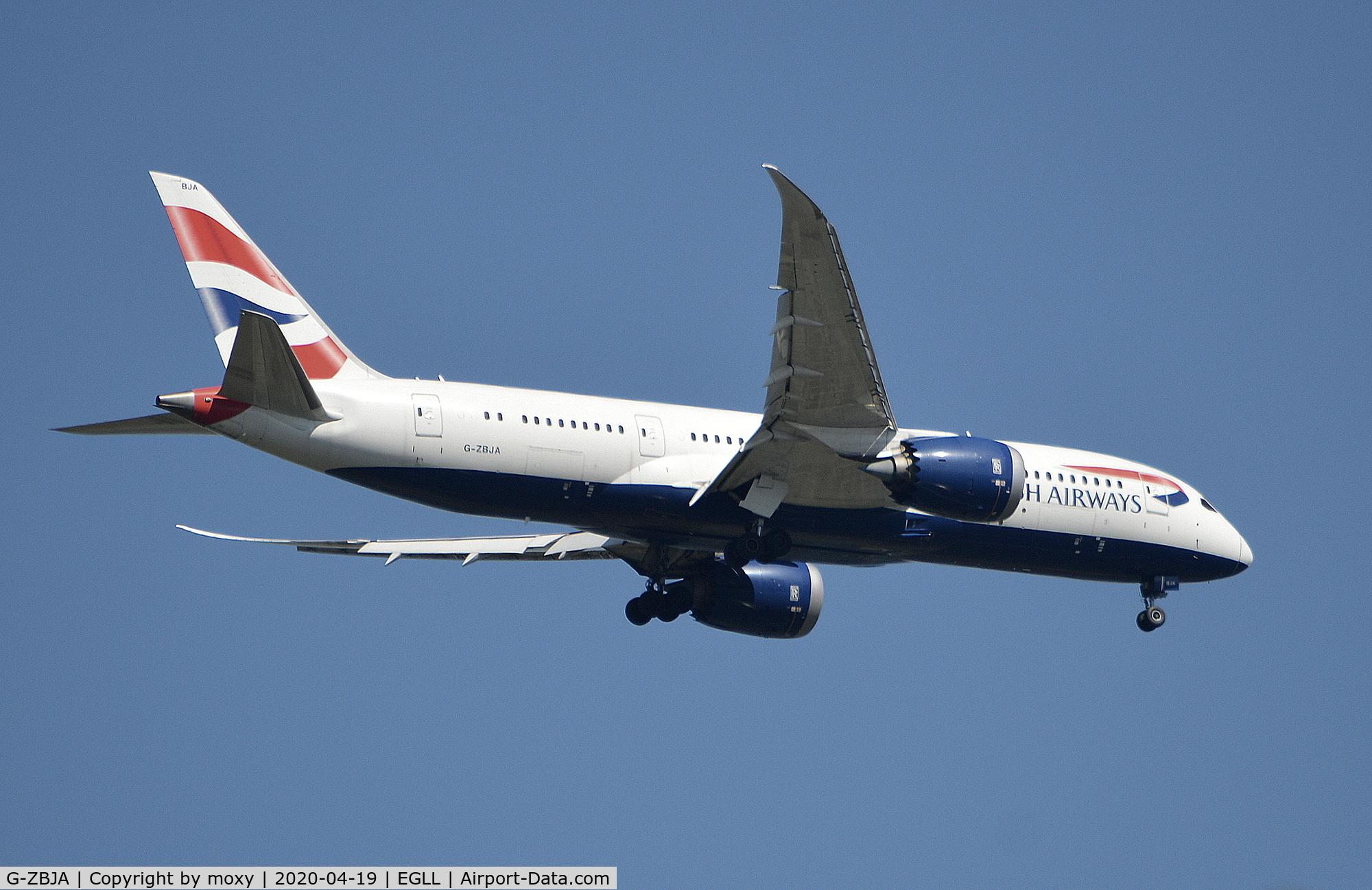 G-ZBJA, 2013 Boeing 787-8 Dreamliner C/N 38609, Boeing 787-8 on finals to London Heathrow.