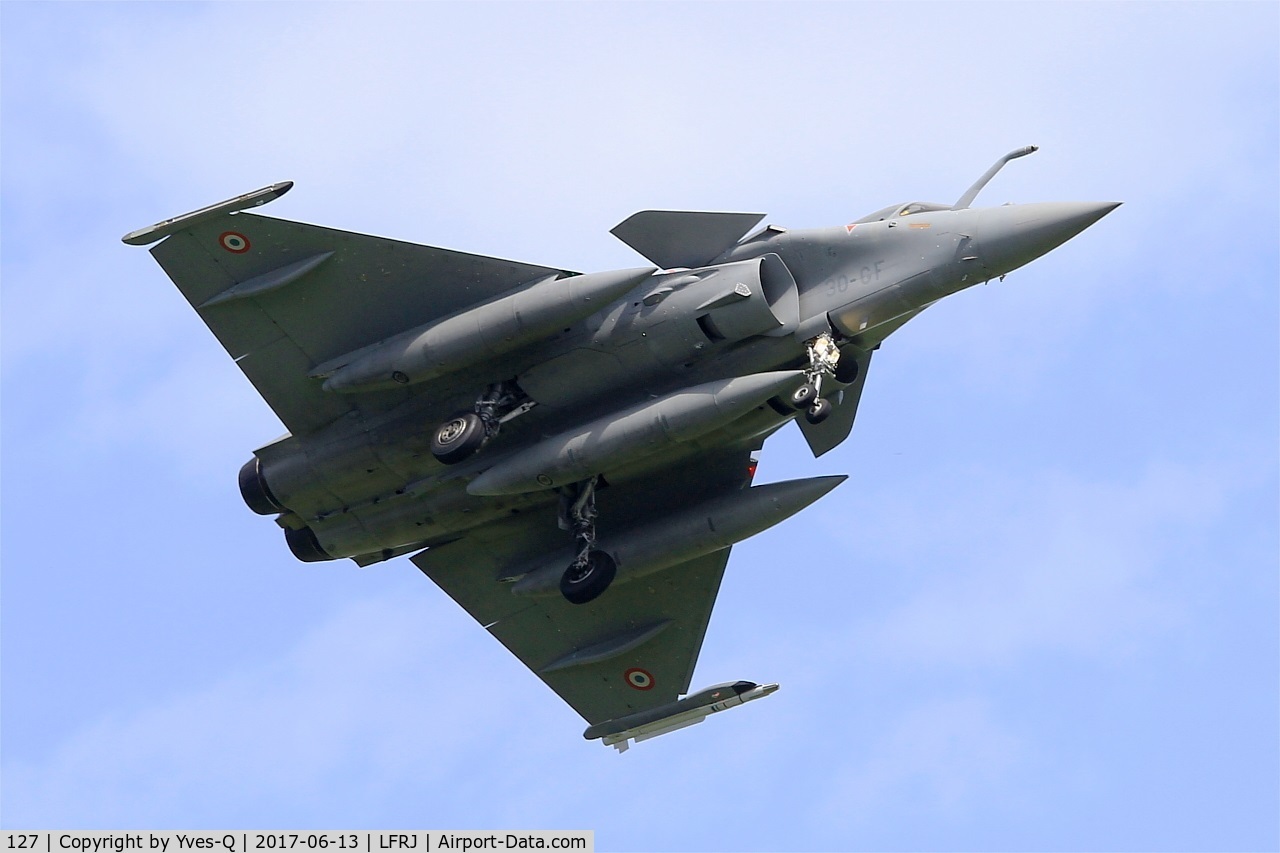 127, Dassault Rafale C C/N 127, Dassault Rafale C, Short approach rwy 08, Landivisiau Naval Air Base (LFRJ) Tiger Meet 2017