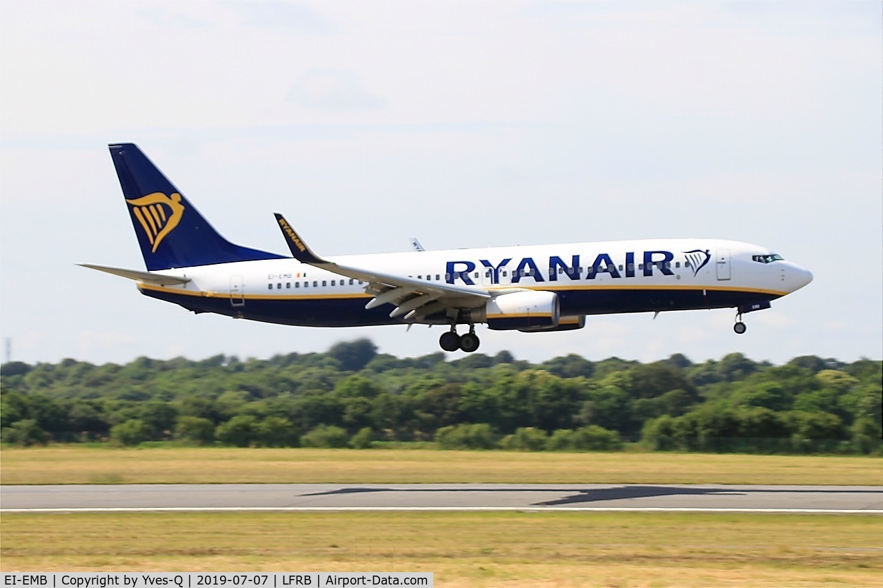 EI-EMB, 2010 Boeing 737-8AS C/N 38511, Boeing 737-8AS, On final rwy 07R, Brest-Bretagne airport (LFRB-BES)