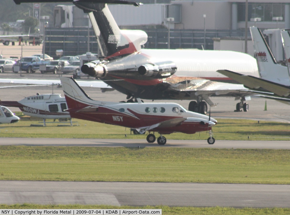 N5Y, 1967 Beech 65-A90 C/N LJ-272, DAB spotting