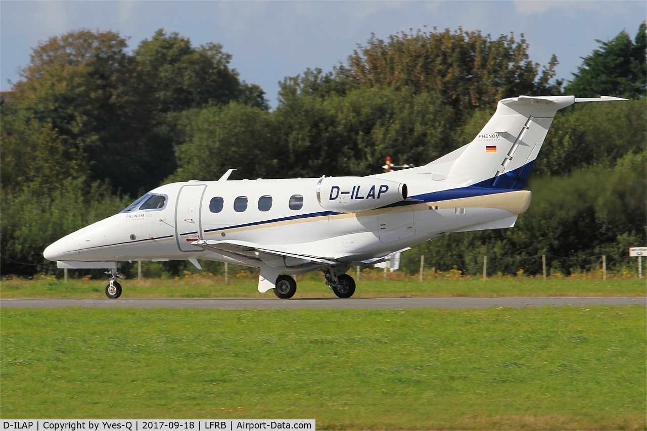 D-ILAP, 2012 Embraer EMB-500 Phenom 100 C/N 50000288, Embraer EMB-500 Phenom 100, Take off run rwy 25L, Brest-Bretagne airport (LFRB-BES)