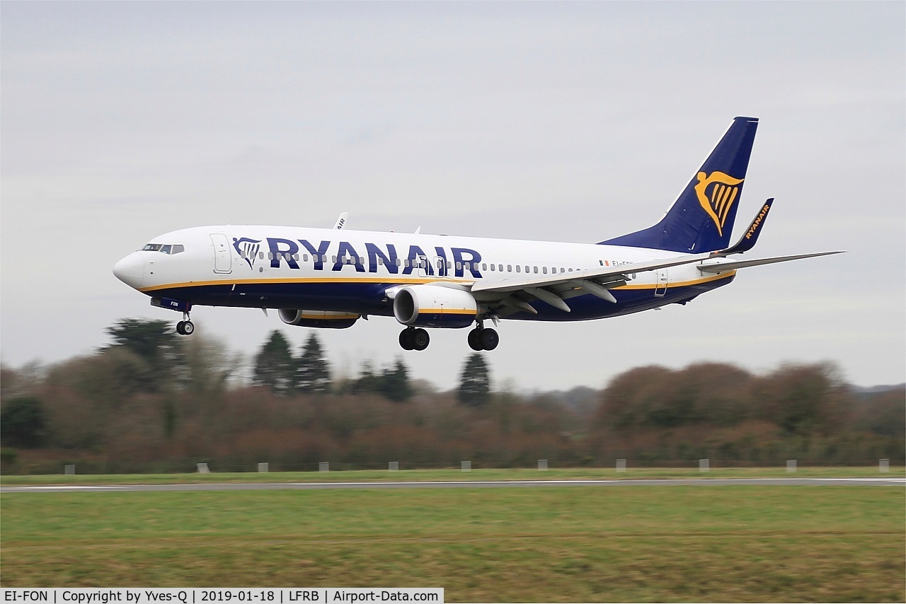 EI-FON, 2016 Boeing 737-8AS C/N 44721, Boeing 737-8AS, On final rwy 25L, Brest-Bretagne airport (LFRB-BES)