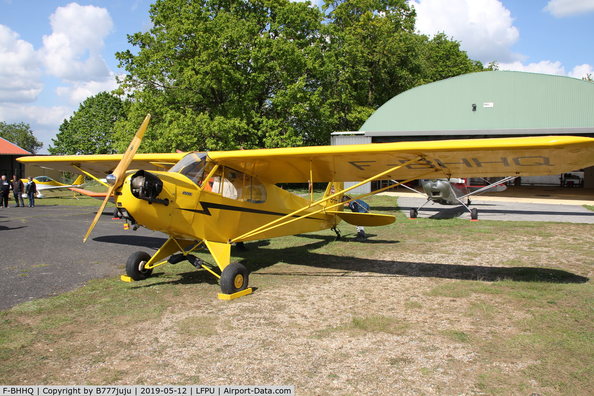 F-BHHQ, Piper J3C-65 Cub C/N 10272, at Moret