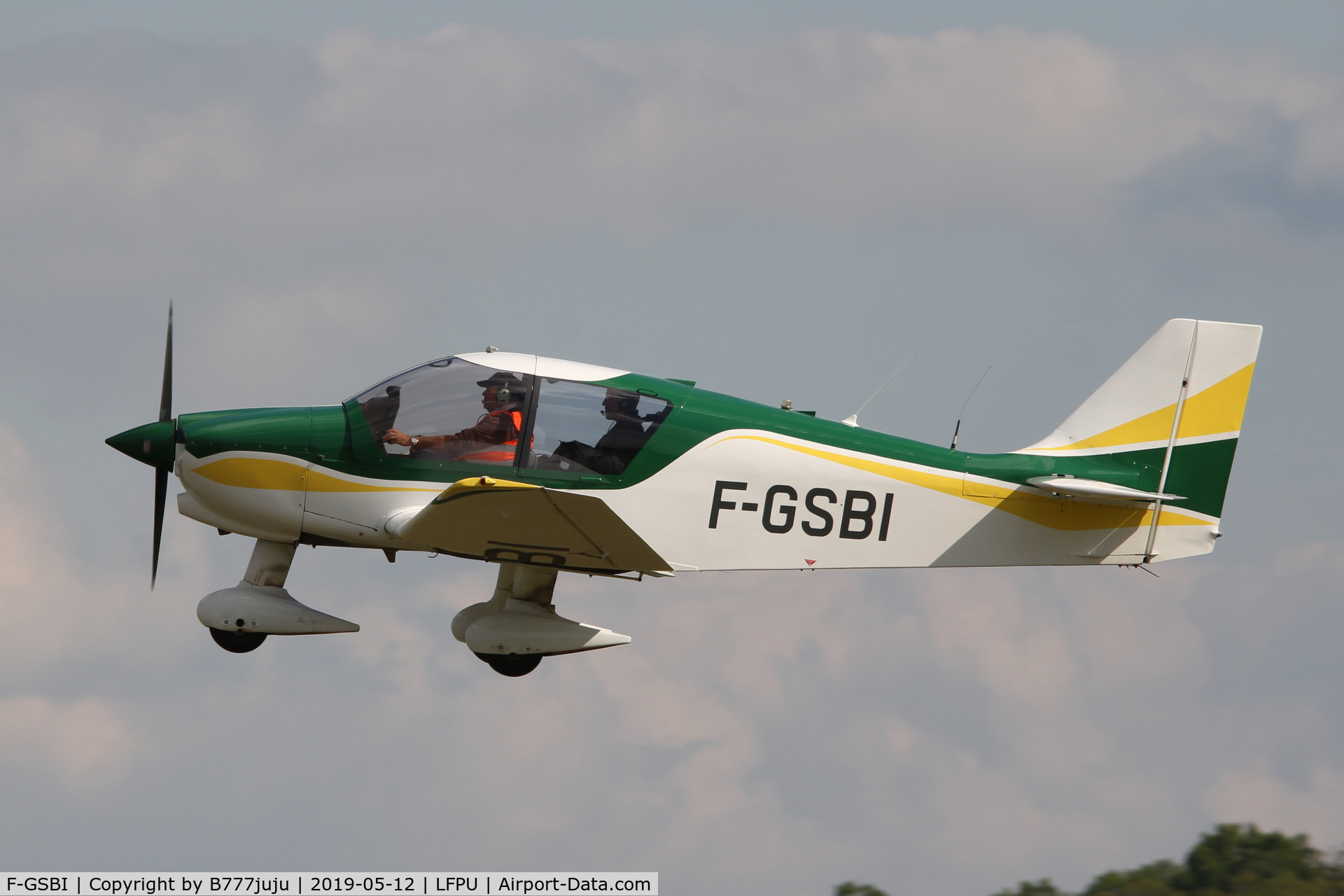 F-GSBI, Robin DR-400-120 C/N 2352, at Moret