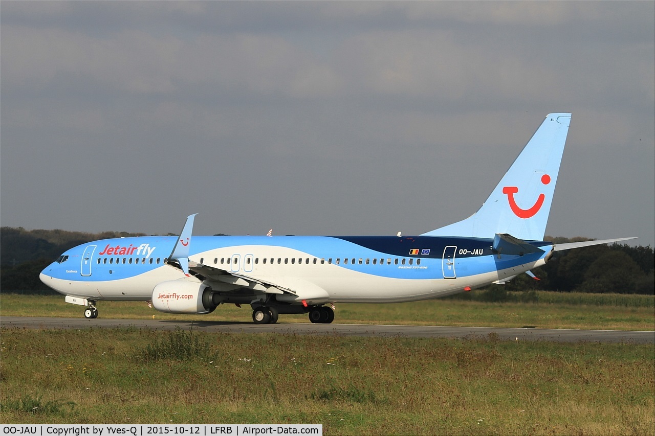 OO-JAU, 2013 Boeing 737-8K5 C/N 37250, Boeing 737-8K, Taxiing rwy 07R, Brest-Bretagne airport (LFRB-BES)