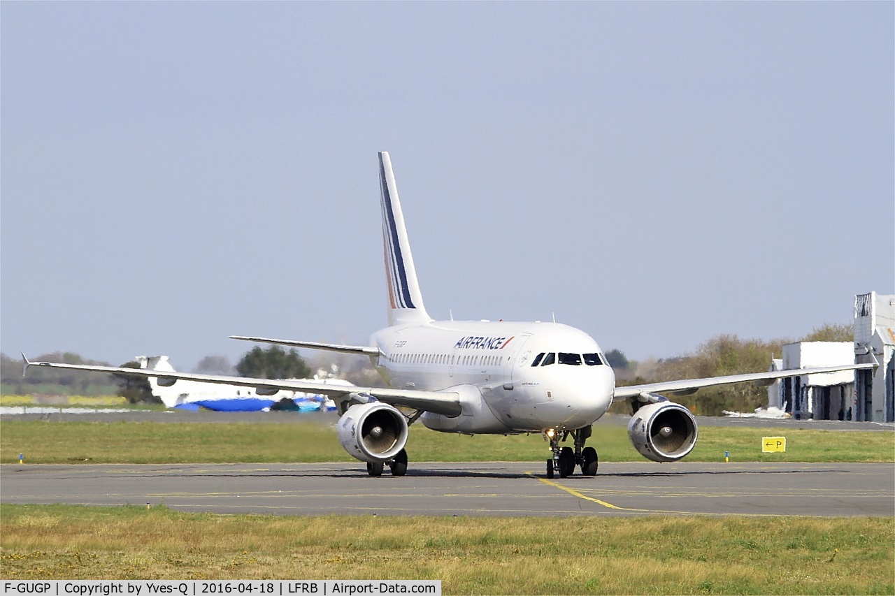 F-GUGP, 2006 Airbus A318-111 C/N 2967, Airbus A318-111, Taxiing, Brest-Bretagne Airport (LFRB-BES
