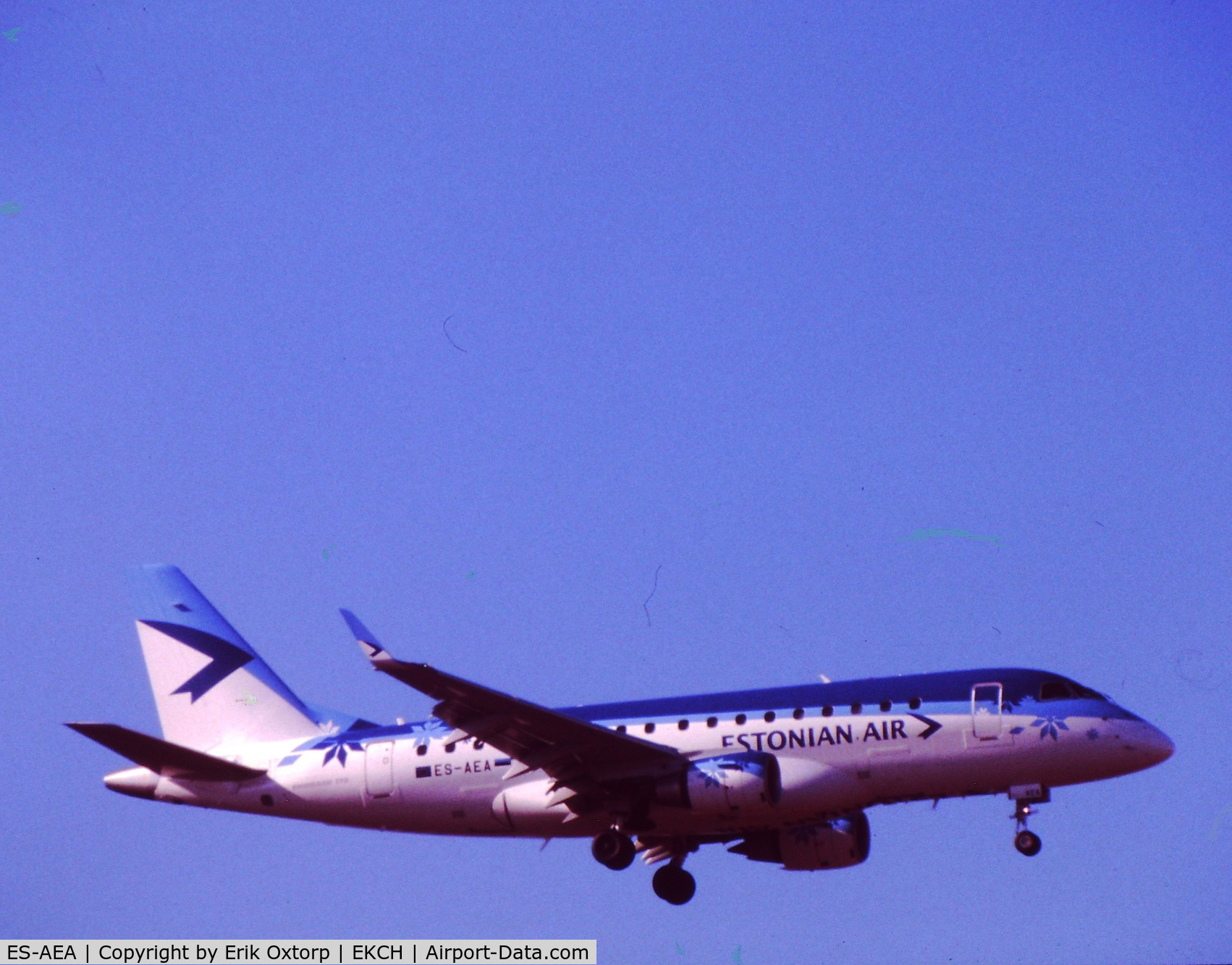ES-AEA, 2005 Embraer 170LR (ERJ-170-100LR) C/N 17000093, ES-AEA landing rw 04LScanned slide