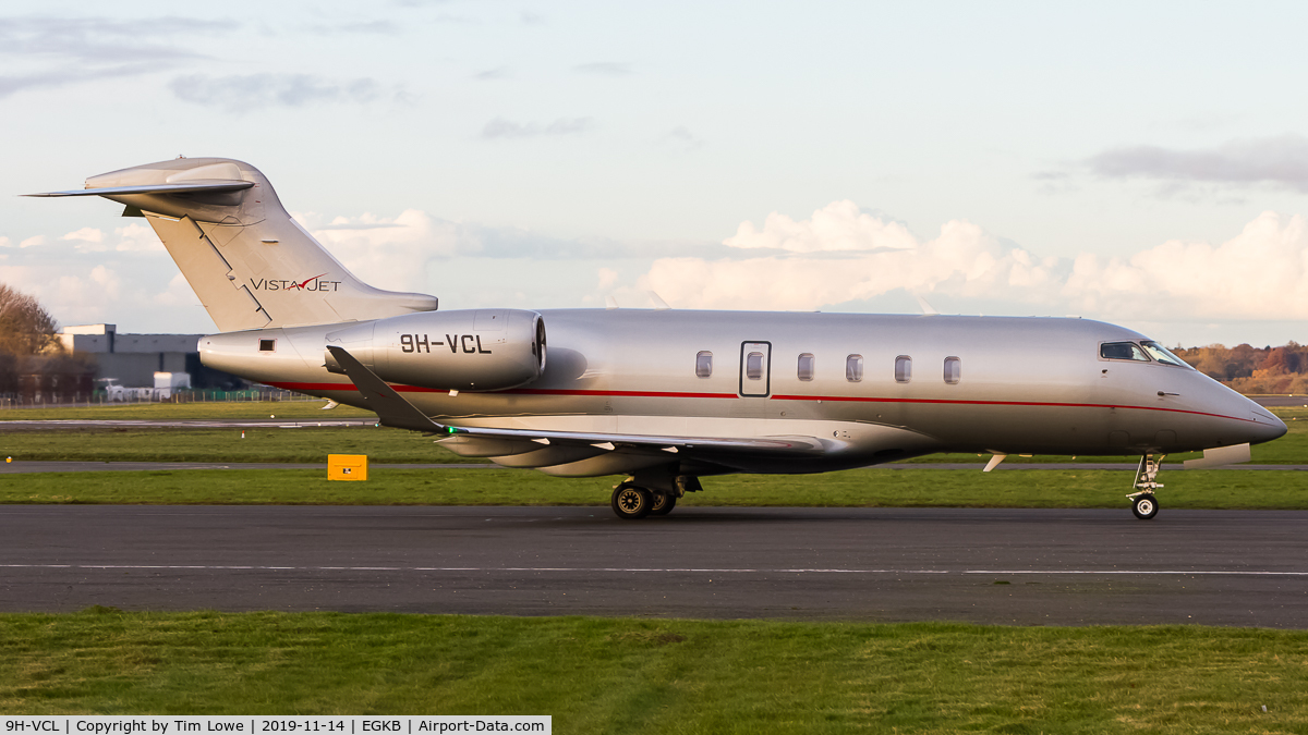 9H-VCL, 2015 Bombardier Challenger 300 (BD-100-1A10) C/N 20606, Taxiing into the Signature Apron.