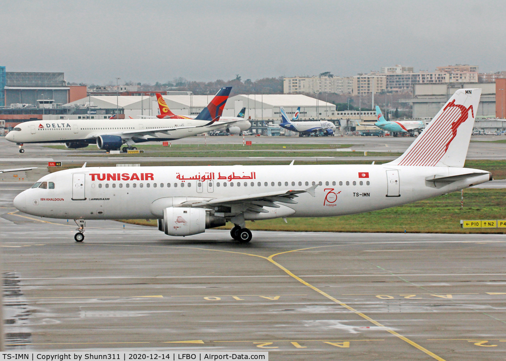 TS-IMN, 2000 Airbus A320-211 C/N 1187, Taxiing holding point rwy 32R for departure... Additional 70th anniversary sticker...