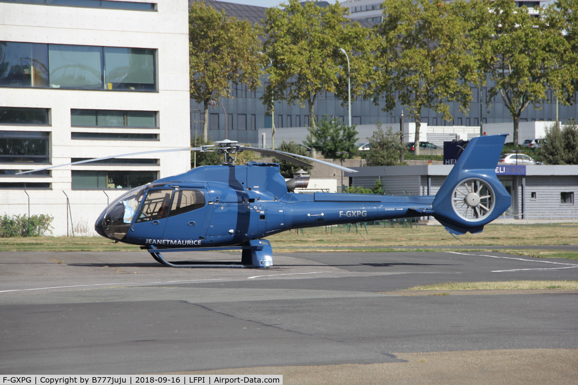 F-GXPG, 2004 Eurocopter EC-130B-4 (AS-350B-4) C/N 3810, at Issy-les-Moulineaux