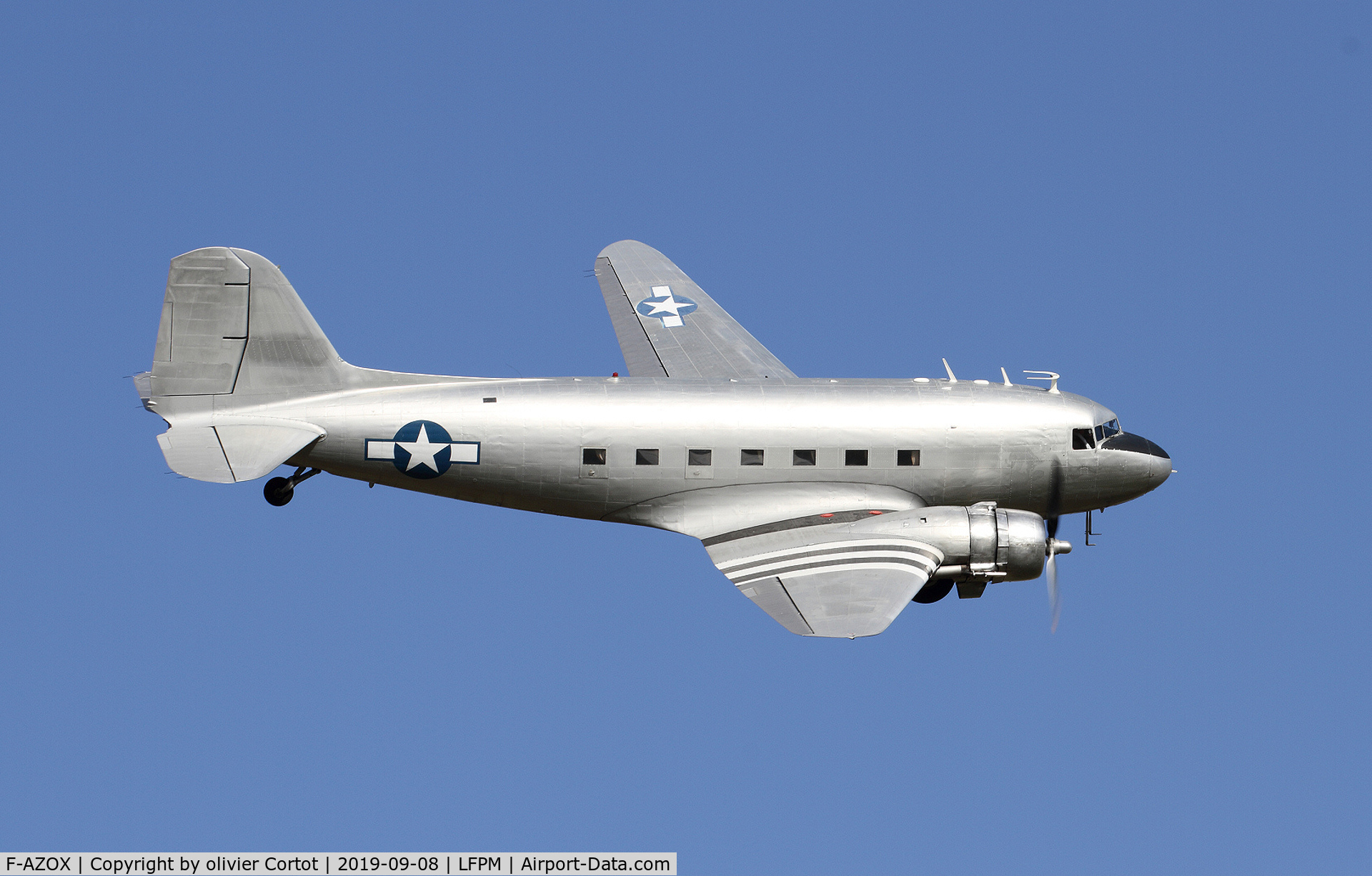 F-AZOX, 1945 Douglas DC-3C-S1C3G (C-47B-35-DK) C/N 16604, 2019 Melun airshow