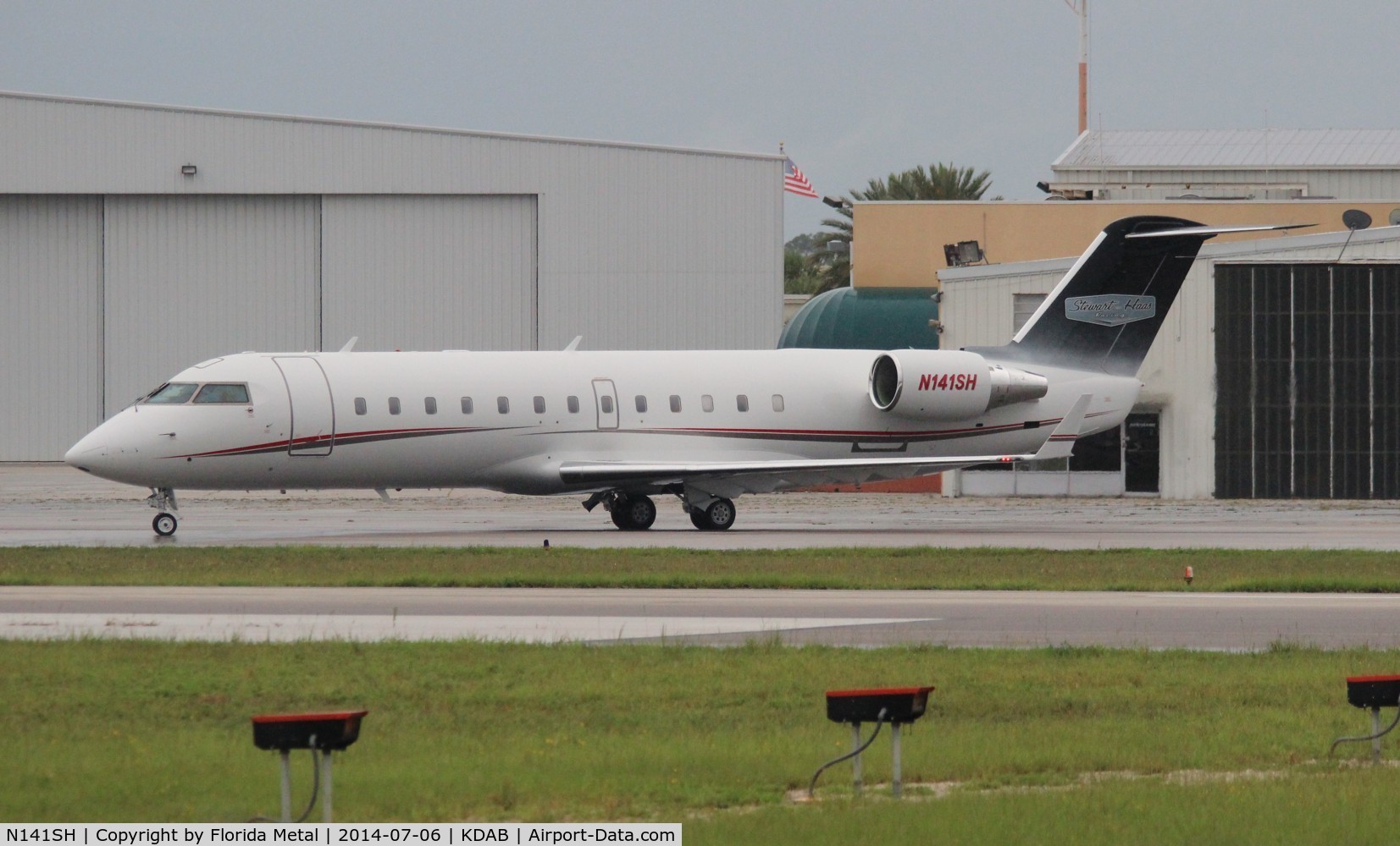 N141SH, 1997 Bombardier CRJ-200LR (CL-600-2B19) C/N 7206, DAB 2014