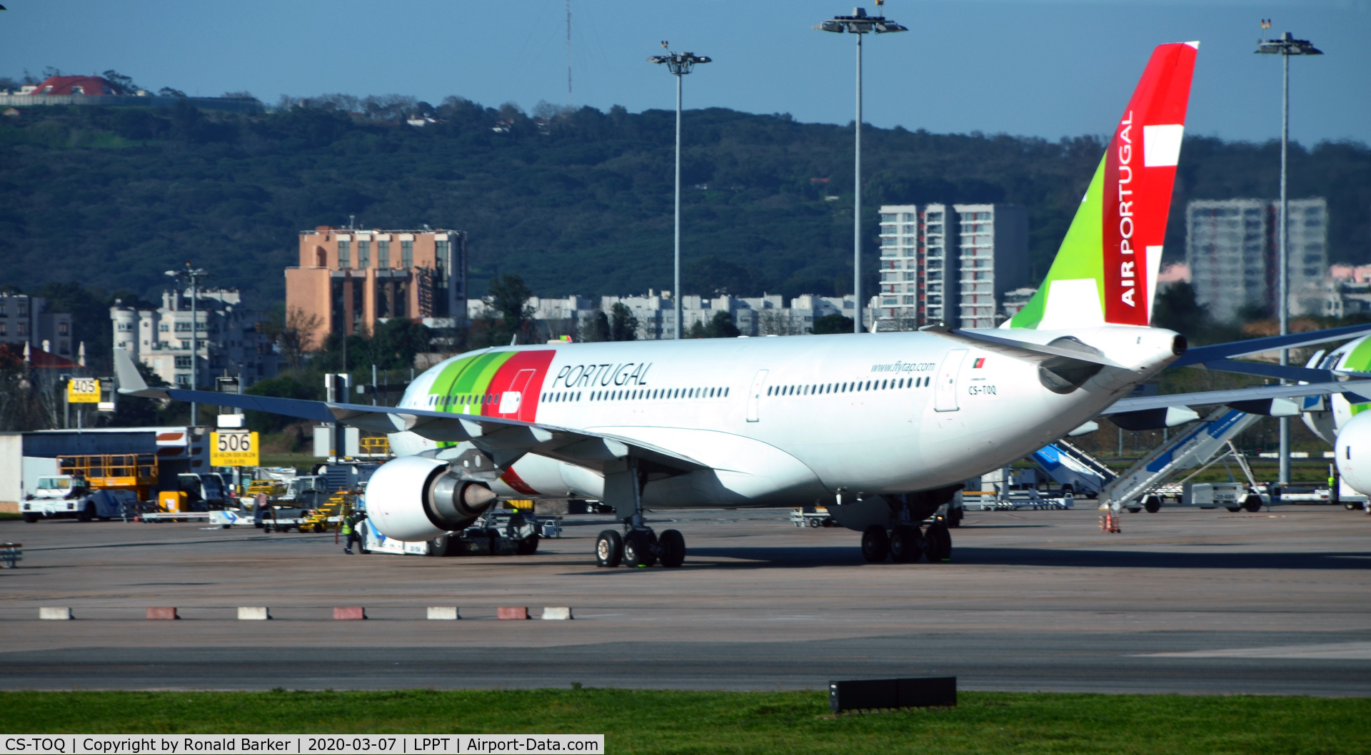 CS-TOQ, 2002 Airbus A330-203 C/N 477, Towed Lisboa