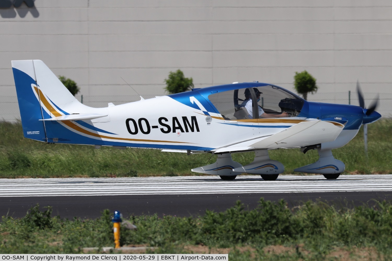 OO-SAM, 2016 Robin DR-400-140B Major C/N 2694, Clear for take off.