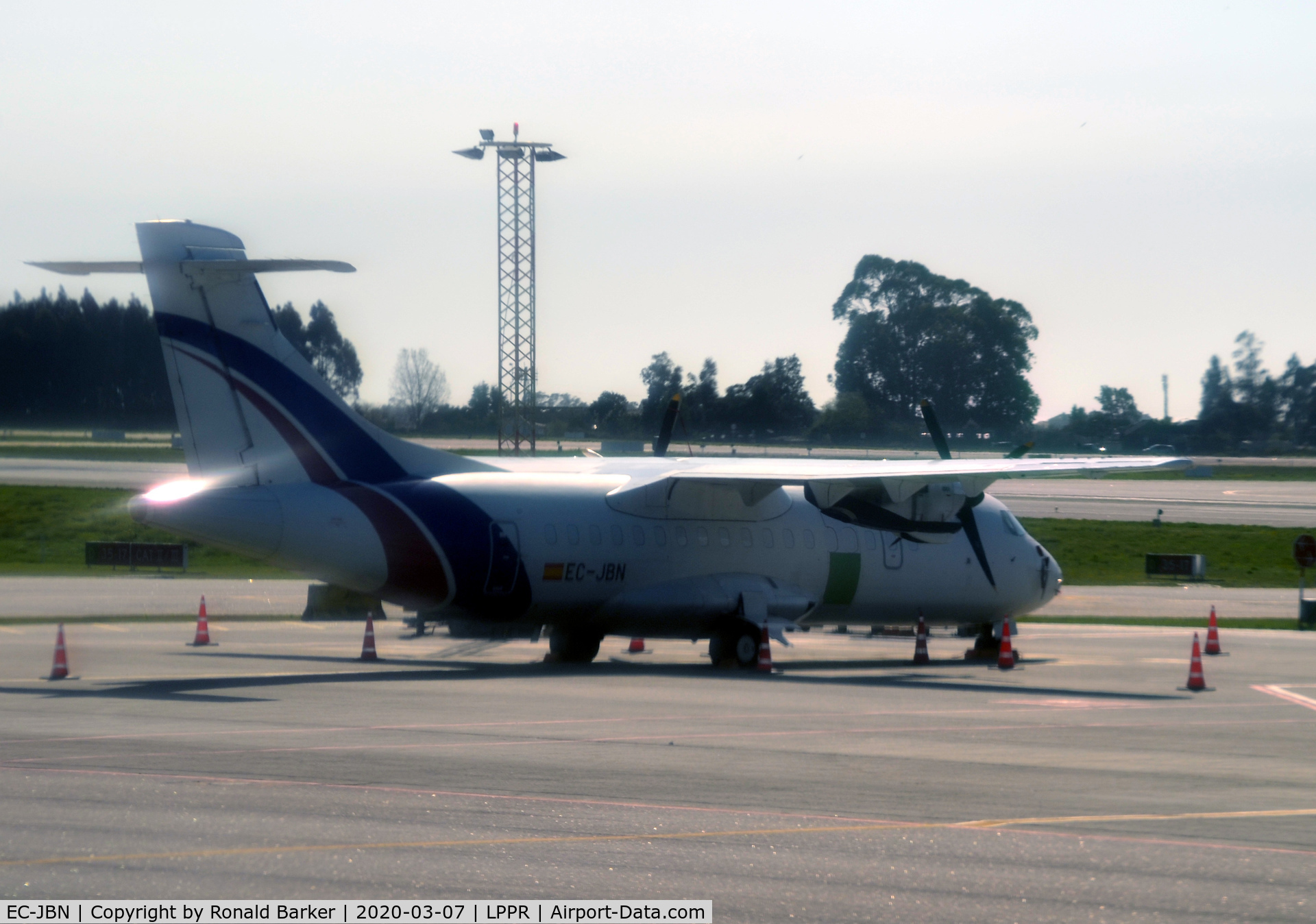 EC-JBN, 1990 ATR 42-300 C/N 218, Parked Oporto