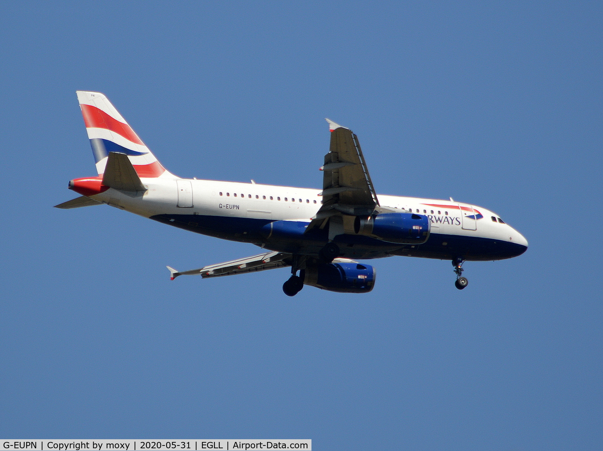 G-EUPN, 2000 Airbus A319-131 C/N 1261, Airbus A319-131 on finals to 9R London Heathrow.