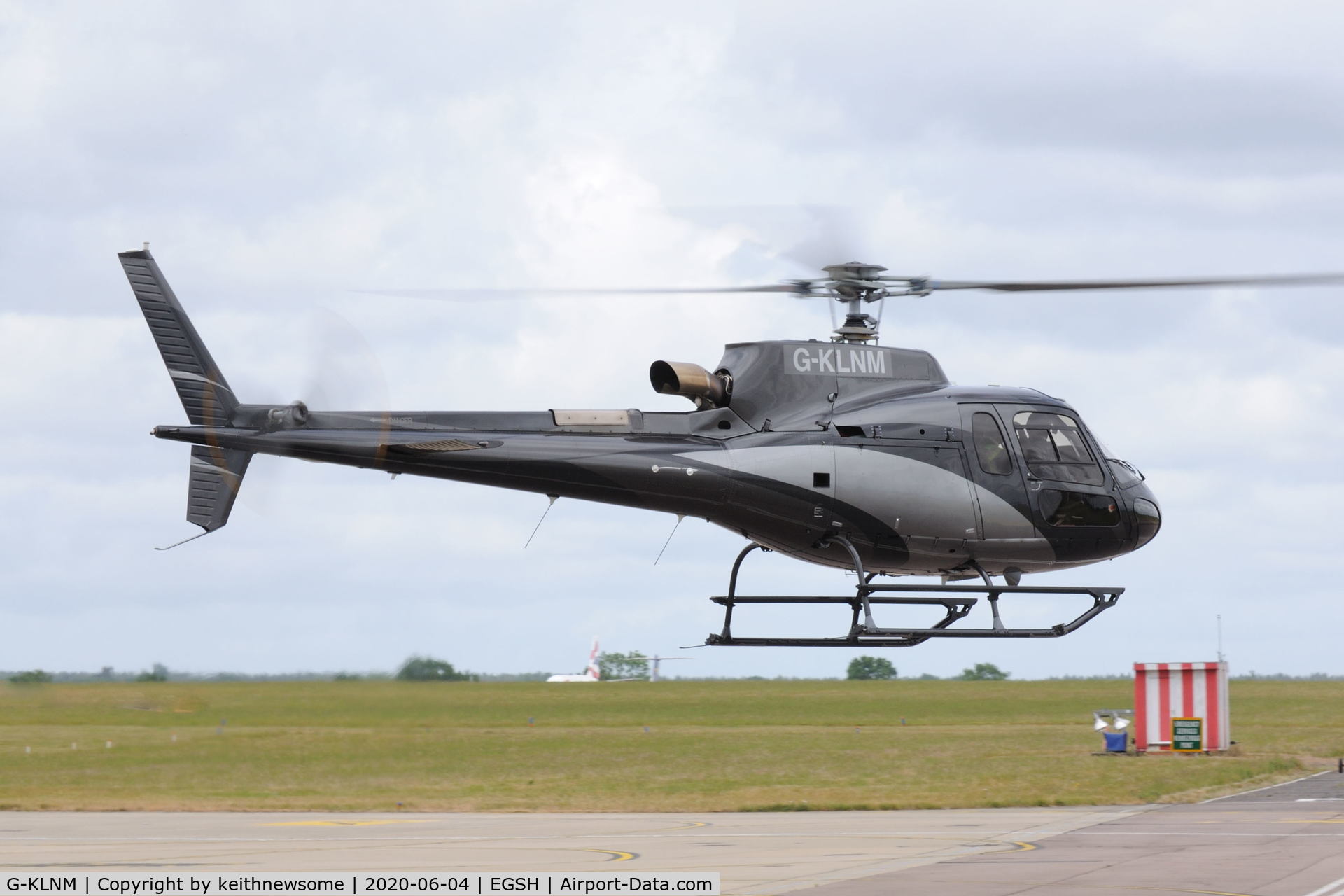 G-KLNM, 2014 Eurocopter AS-350B-3 Ecureuil Ecureuil C/N 7827, Leaving Norwich for Beccles.