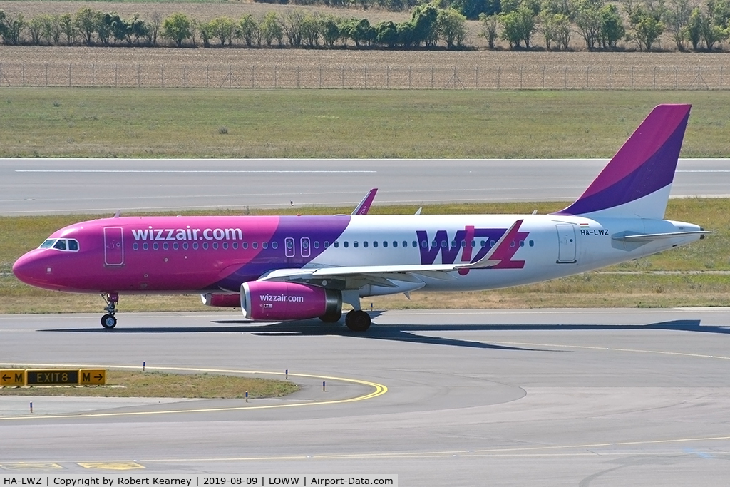 HA-LWZ, 2014 Airbus A320-232 C/N 6086, Taxiing out for departure