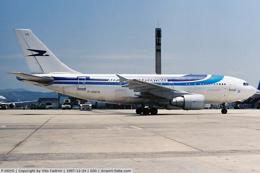 F-OGYS, 1994 Airbus A310-324 C/N 467, Aerolineas Argentinas taxiing at Rio de Janeiro Galeao - GIG 24.12.1997