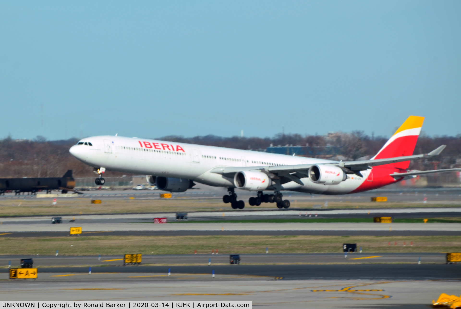 UNKNOWN, Miscellaneous Various C/N unknown, Iberia A340 landing JFK