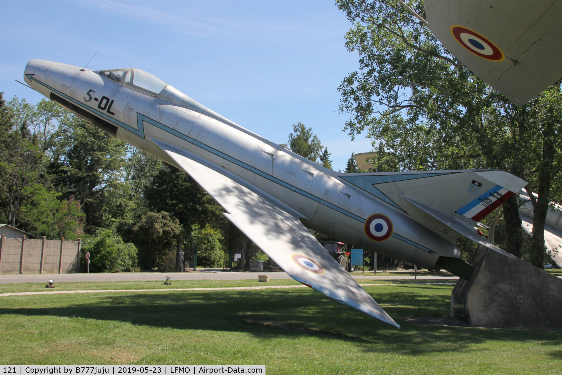 121, Dassault Super Mystere B.2 C/N 121, at Orange