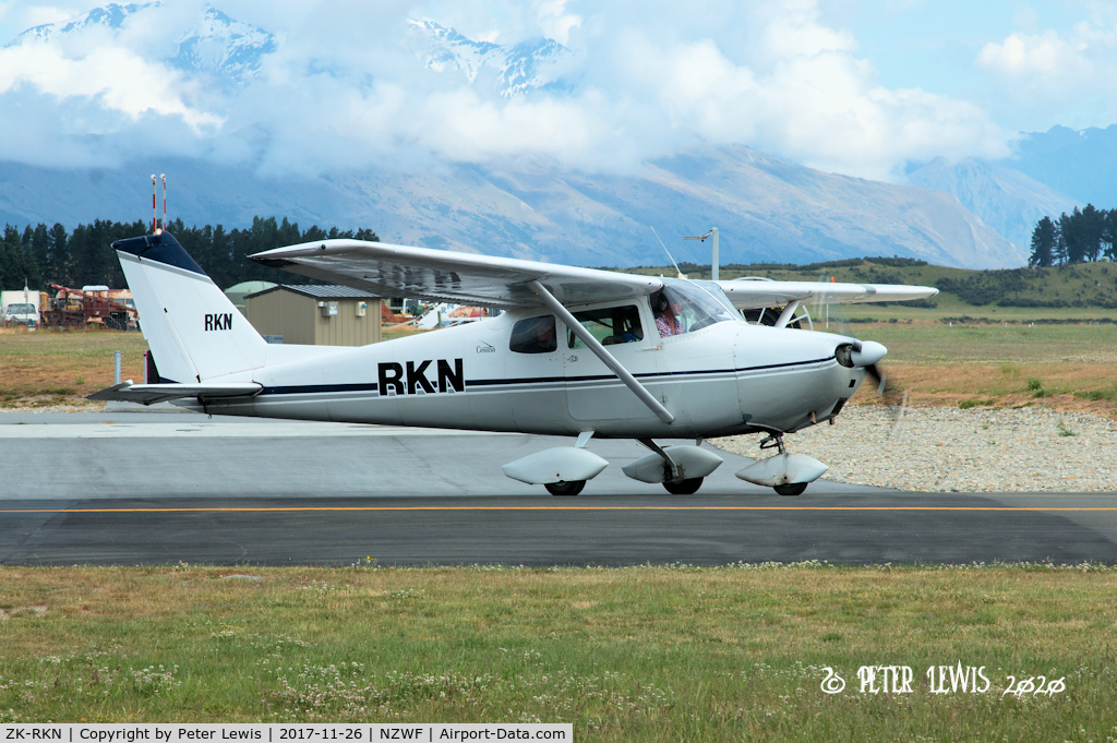 ZK-RKN, 1960 Cessna 172A C/N 47644, M G & A J Pitts, Cheviot