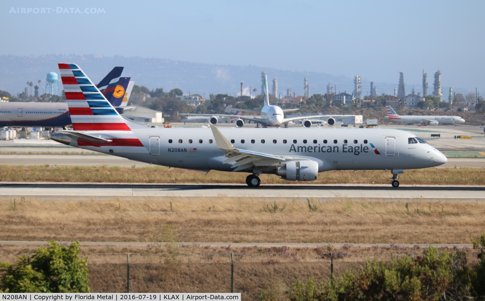 N208AN, 2015 Embraer 175LR (ERJ-170-200LR) C/N 17000494, LAX 2016