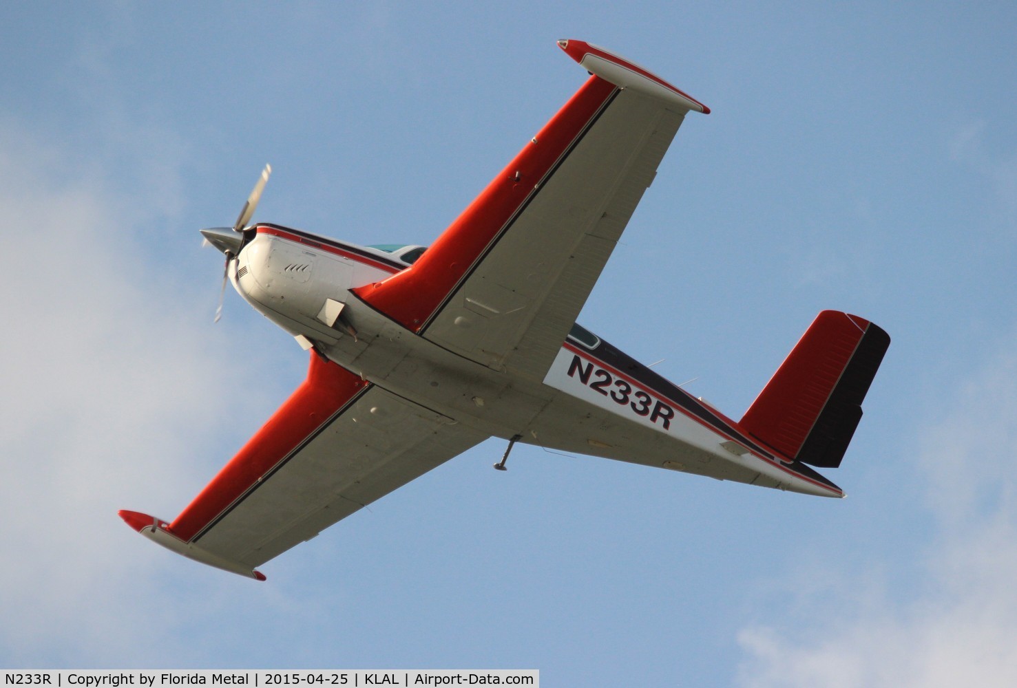 N233R, 1975 Beech V35B Bonanza C/N D9811, LAL SNF 2015