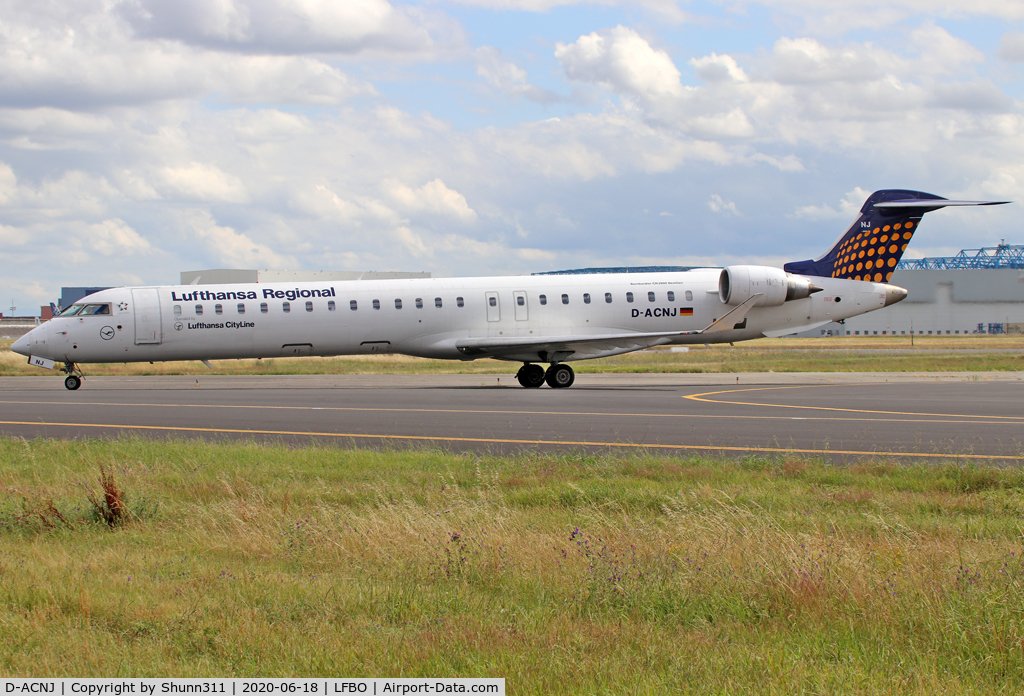 D-ACNJ, 2010 Bombardier CRJ-900 NG (CL-600-2D24) C/N 15249, Taxiing to the Terminal...