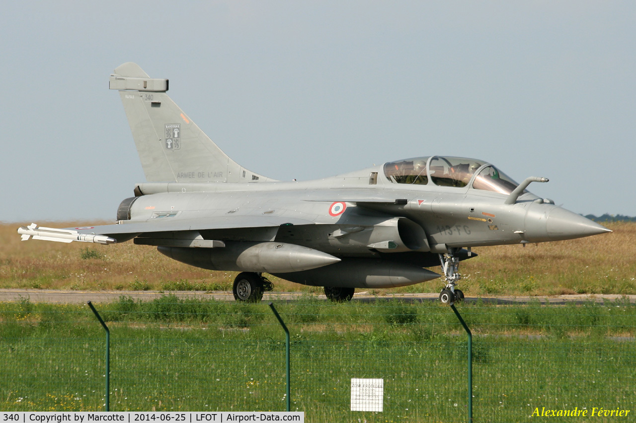 340, Dassault Rafale B C/N 340, Taxiing for holding point runway 02.