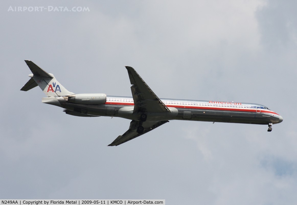 N249AA, 1984 McDonnell Douglas MD-82 (DC-9-82) C/N 49269, MCO 2009