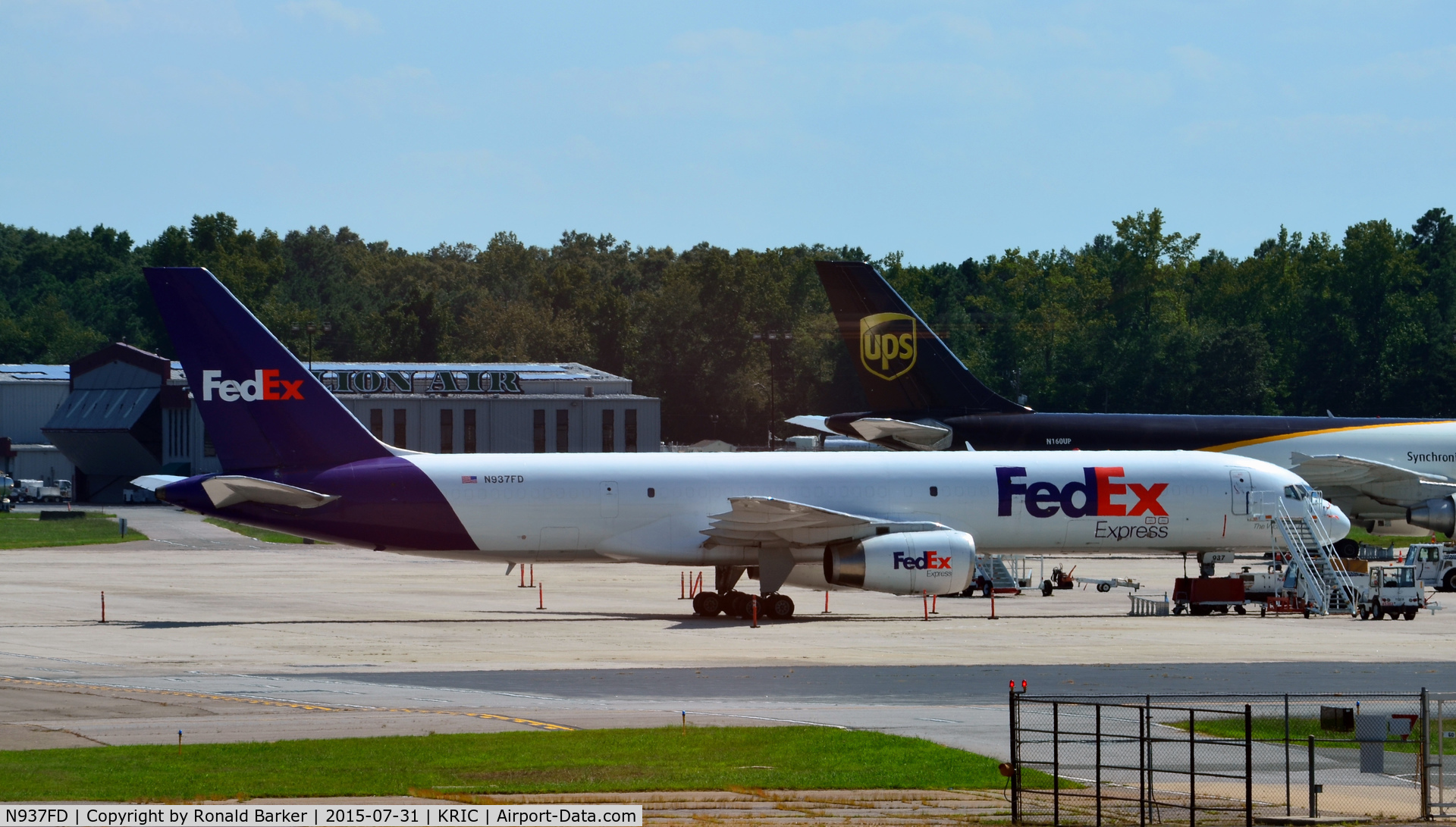 N937FD, 1987 Boeing 757-2T7 C/N 23895, On the ramp Richmond