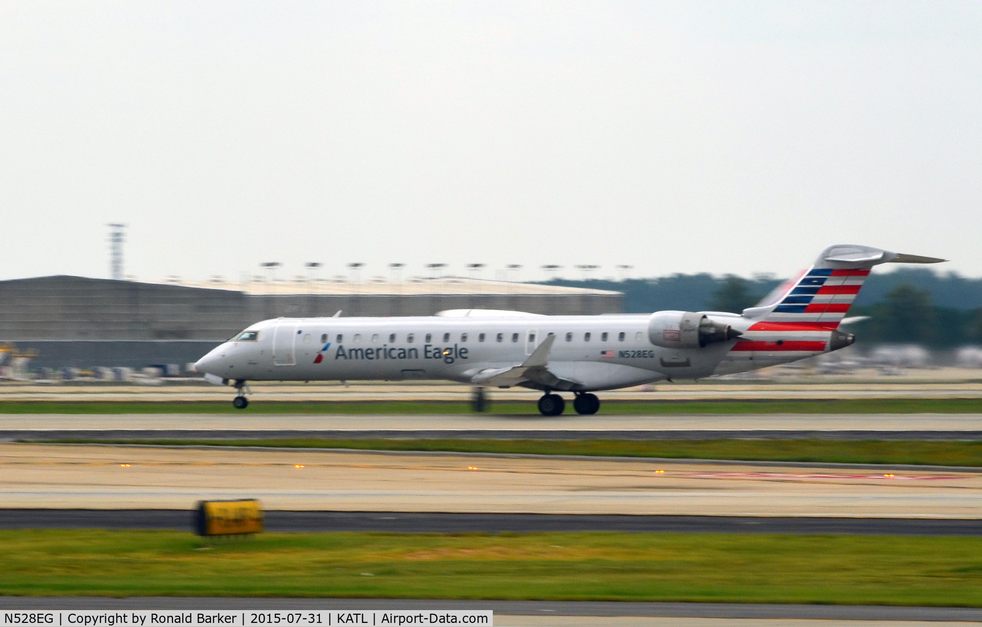 N528EG, Bombardier CRJ-702 (CL-600-2C10) Regional Jet C/N 10306, Takeoff Atlanta