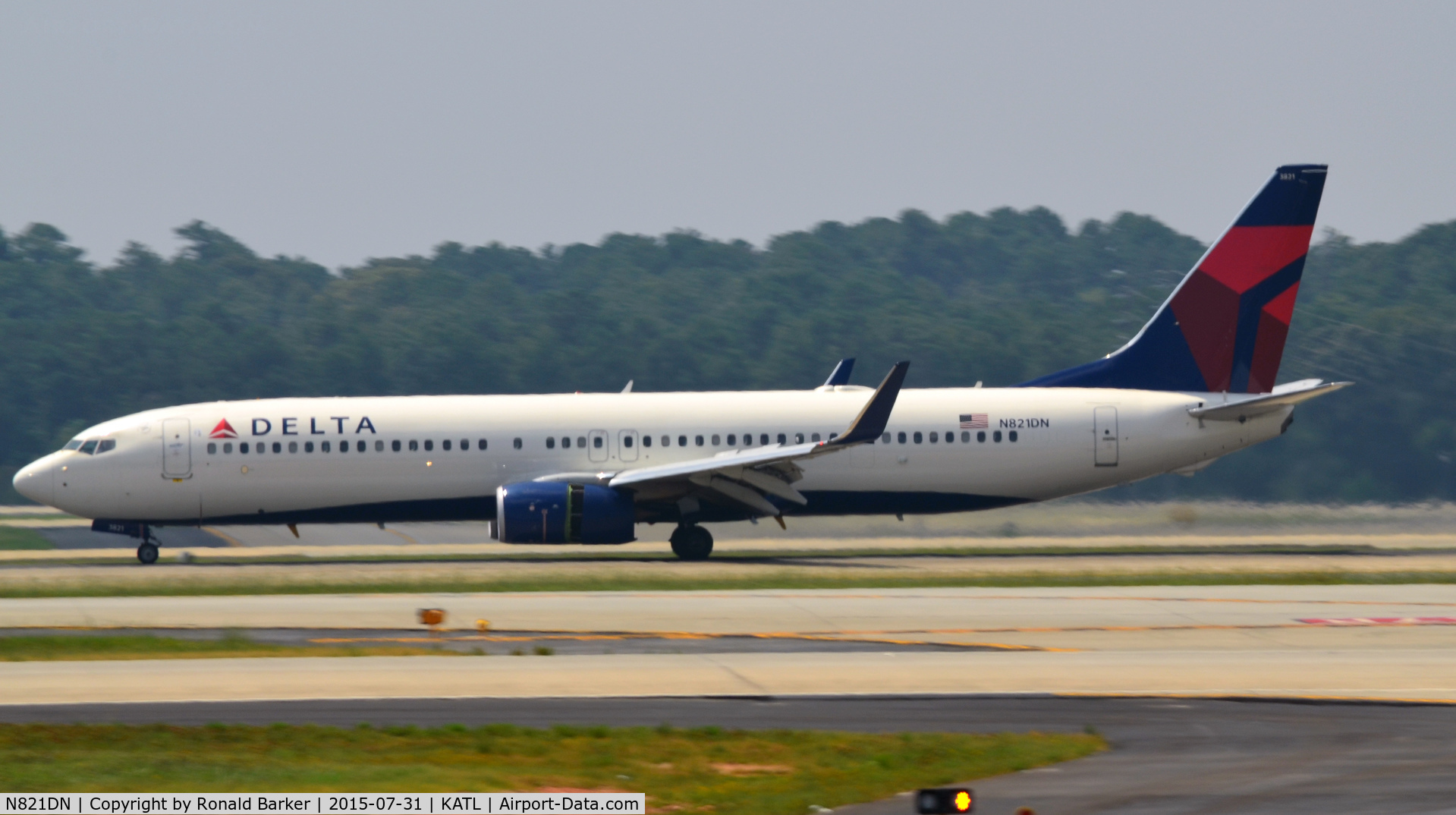 N821DN, 2014 Boeing 737-932/ER C/N 31932, Landing Atlanta