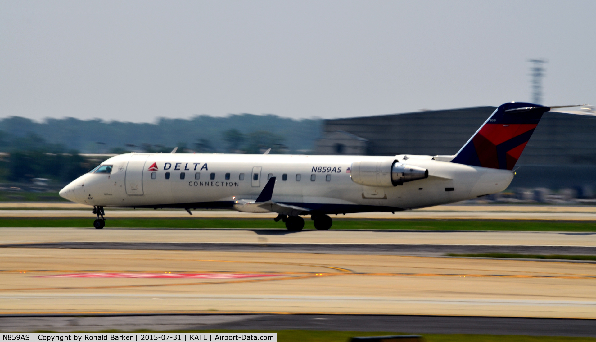 N859AS, 2000 Bombardier CRJ-200ER (CL-600-2B19) C/N 7421, Takeoff Atlanta
