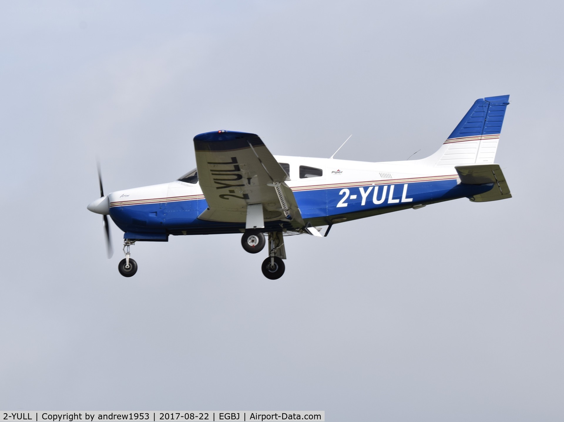 2-YULL, 2005 Piper PA-28R-201 Cherokee Arrow III C/N 2844118, 2-YULL landing at Gloucestershire Airport.