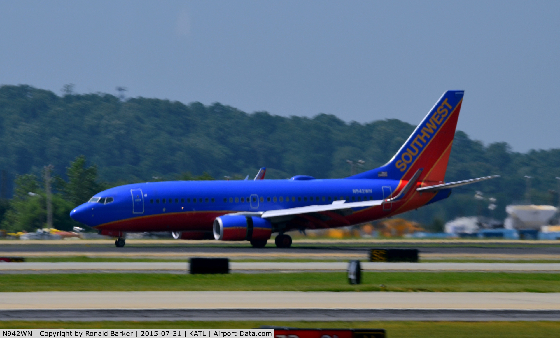 N942WN, 2009 Boeing 737-7H4 C/N 36648, landing Atlanta